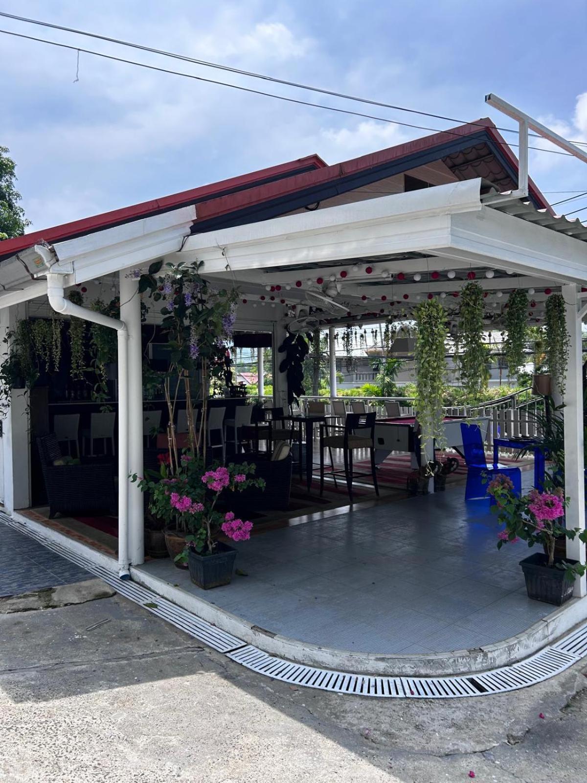 Hotel The Elephant Phuket